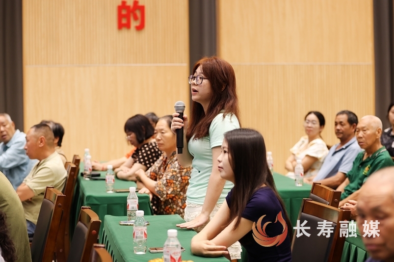 “发言人来了”与群众共话度夏良策7
