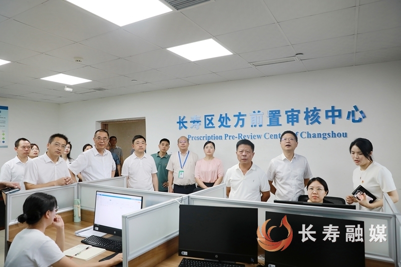 王身高调研全区卫生健康工作1