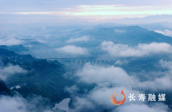 龙溪河如诗如画 (1)