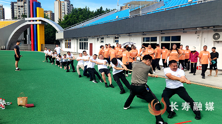 全民健身运动会拔河比赛举行 (2)