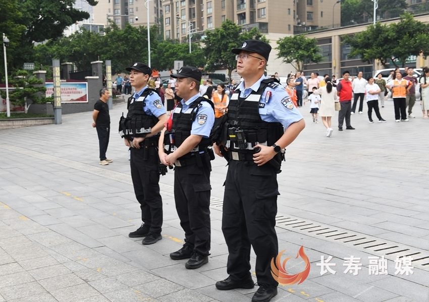 长寿3722名高考生奔赴考场+袁志龙