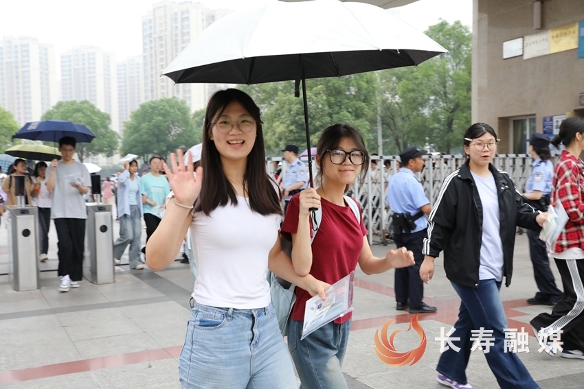 长寿3722名高考生奔赴考场2