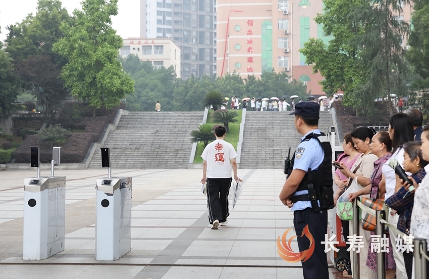 长寿3722名高考生奔赴考场3