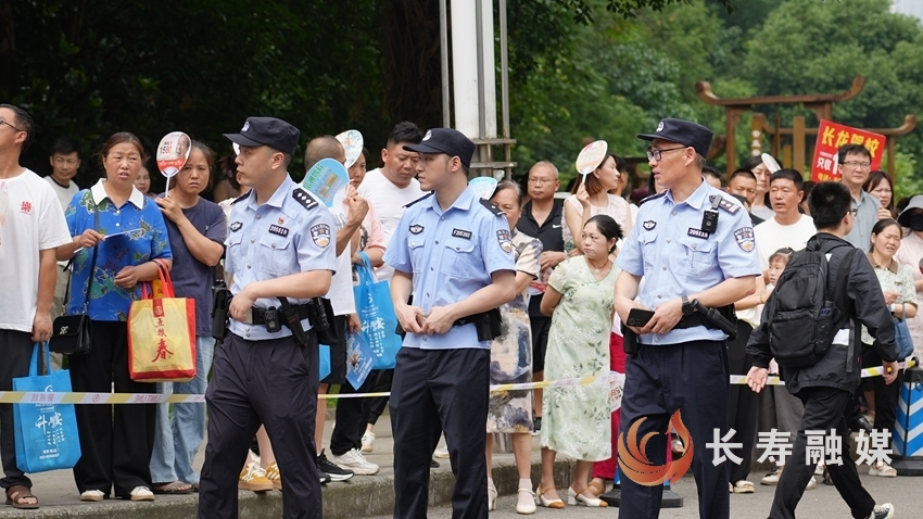 组图｜考场外的守护1