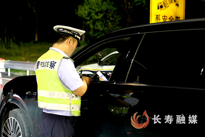 区交通运输委联合多部门开展打击非法营运专项行动 (2)