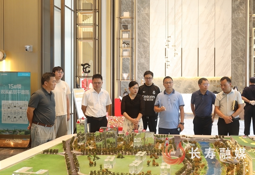 区领导带队调研企业项目推进情况1