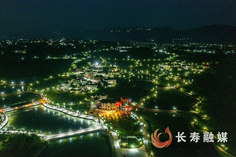 “繁星”落入村庄1