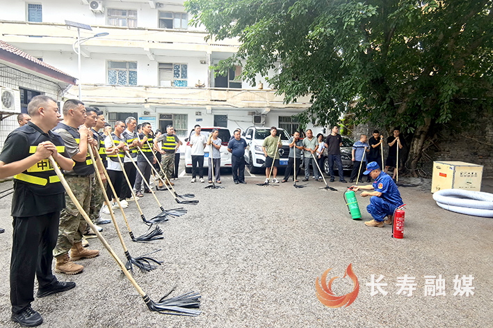森林灭火实训走进渡舟 (1)