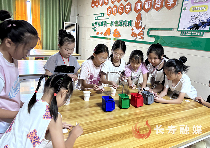 葛兰互动课堂带萌娃“玩转”垃圾分类 (2)