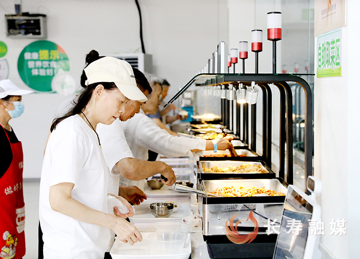 长寿社区食堂的烟火日常与破局探索 (2)