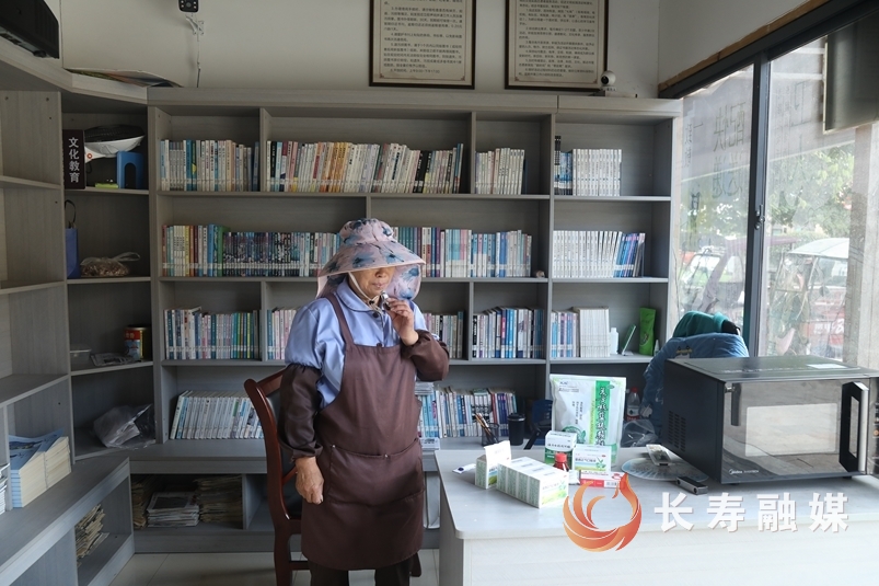 “清凉港湾”为户外劳动者撑起“遮阳伞”2