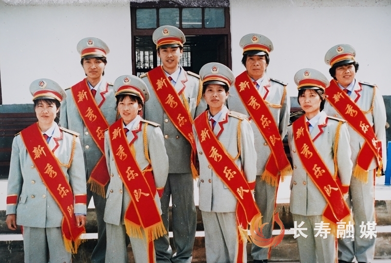 叶素芬组建了4支乐队