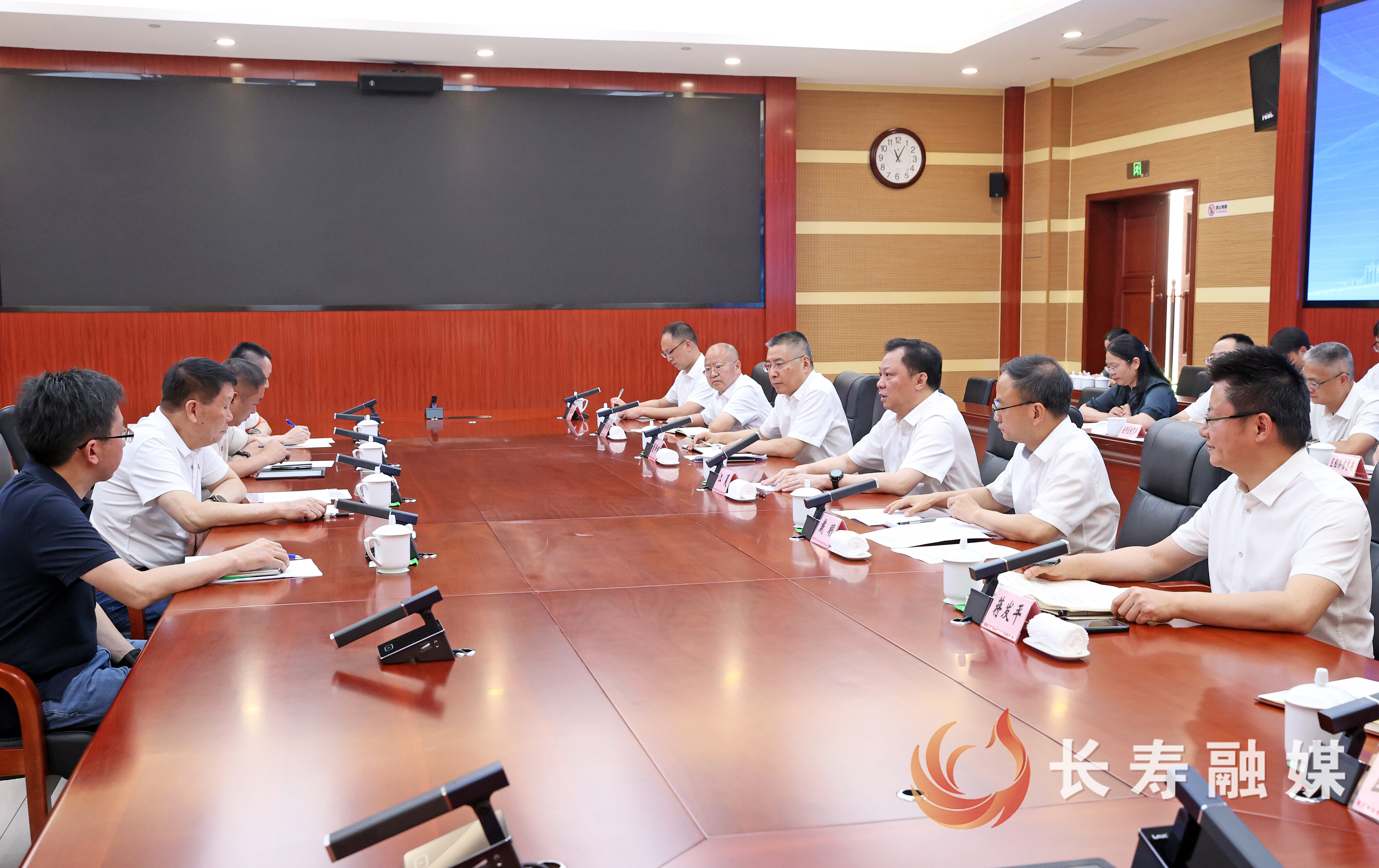 江夏戴明会见重庆小康控股有限公司党委书记、董事长张兴明一行1