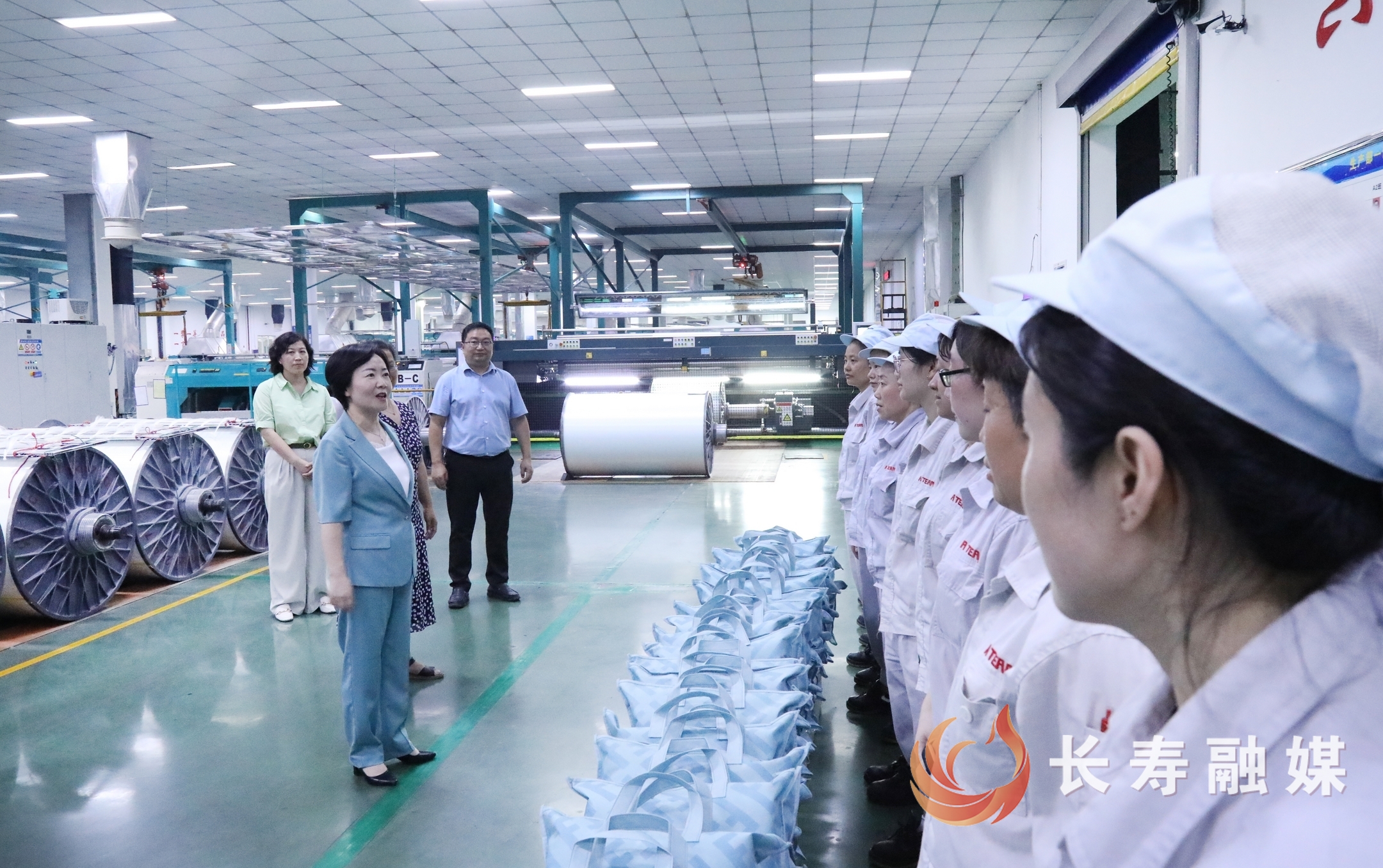 师明萌带队慰问