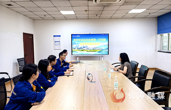 区科协走访慰问优秀科技工作者 (2)