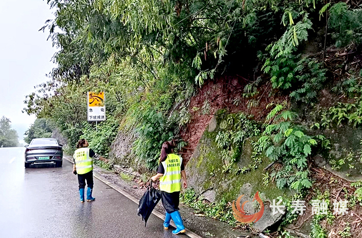 凤城街道闻“汛”而动 (2)