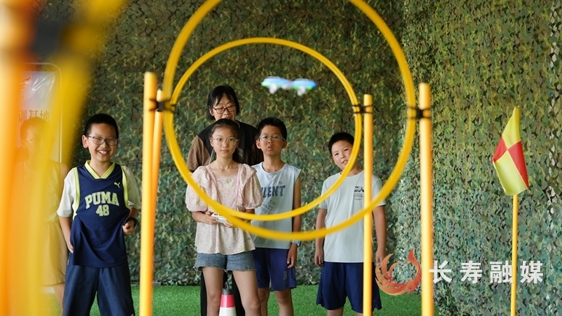 长寿青少年近距离感受科技魅力1
