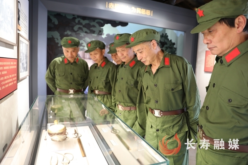 老兵齐聚杨克明故居1