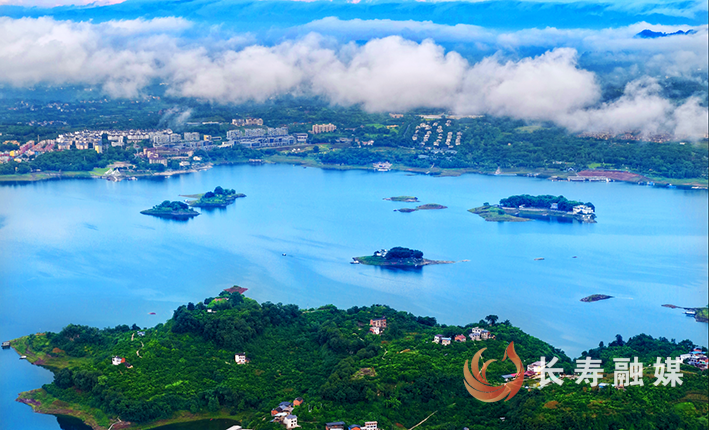 长寿湖从浊水荒滩到生态明珠的蝶变 (1)