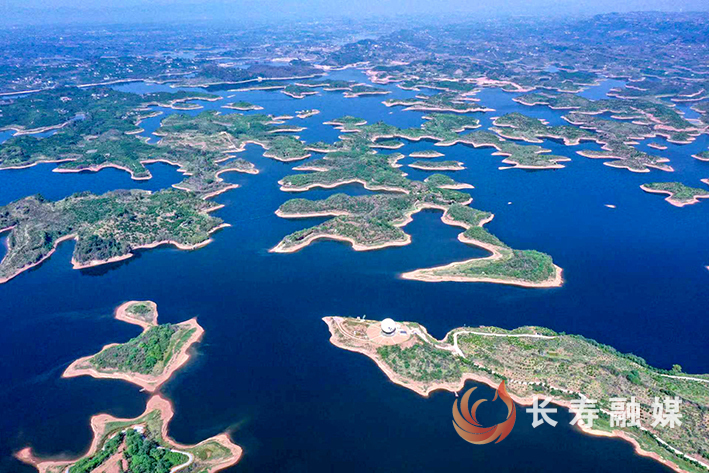 长寿湖从浊水荒滩到生态明珠的蝶变 (1)