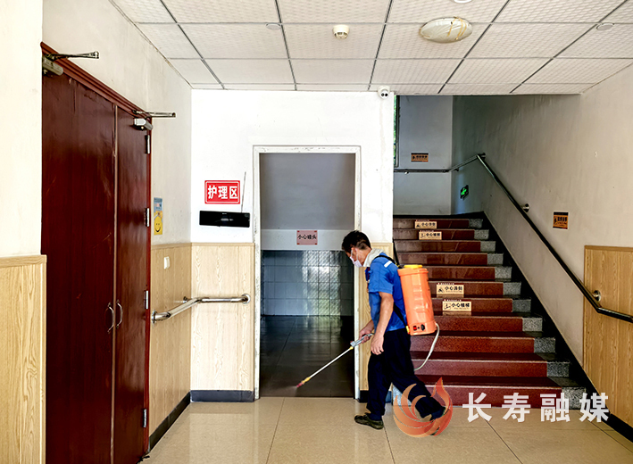 区民政局多措并举筑牢养老机构防蚊屏障 (4)