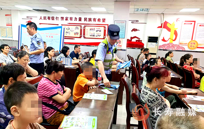 凤城街道筑牢保障网为困境儿童撑起温暖晴空 (3)