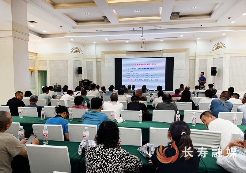我区开展柑橘秋冬季生产管理技术培训