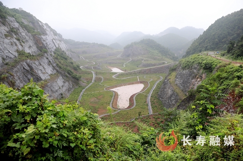 长寿：废弃矿山变公园 1