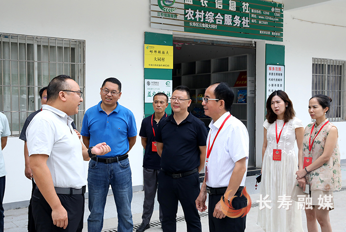 区政协专题视察全区脱贫村经济发展情况