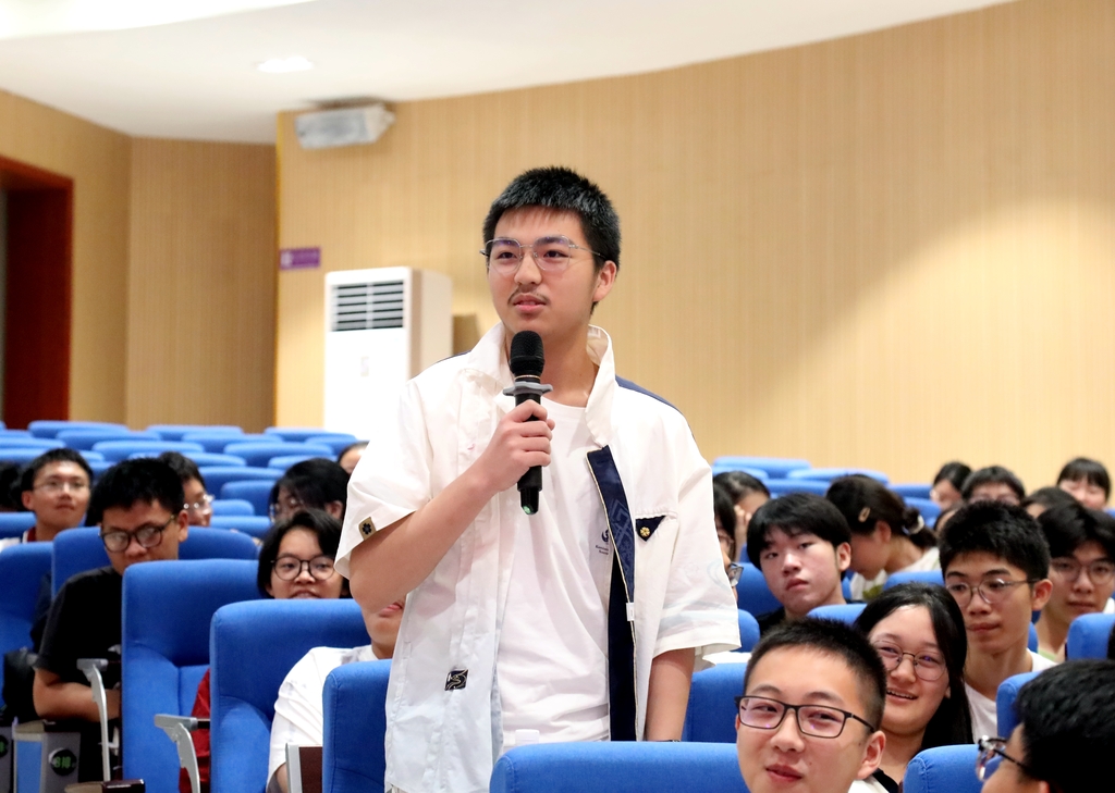 长中学子向清华学子取“学习经”