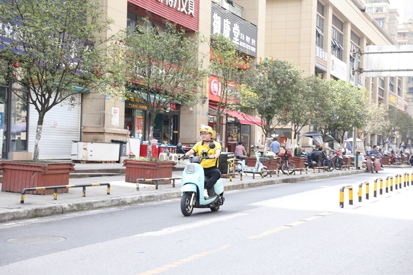 长寿外卖骑手+刘洋.jpg