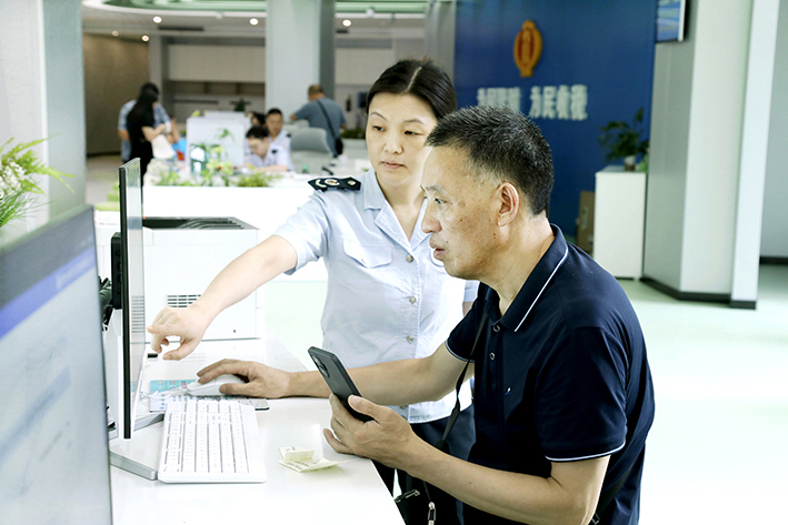区税务局深耕信用修复助力企业发展行稳致远 (2)