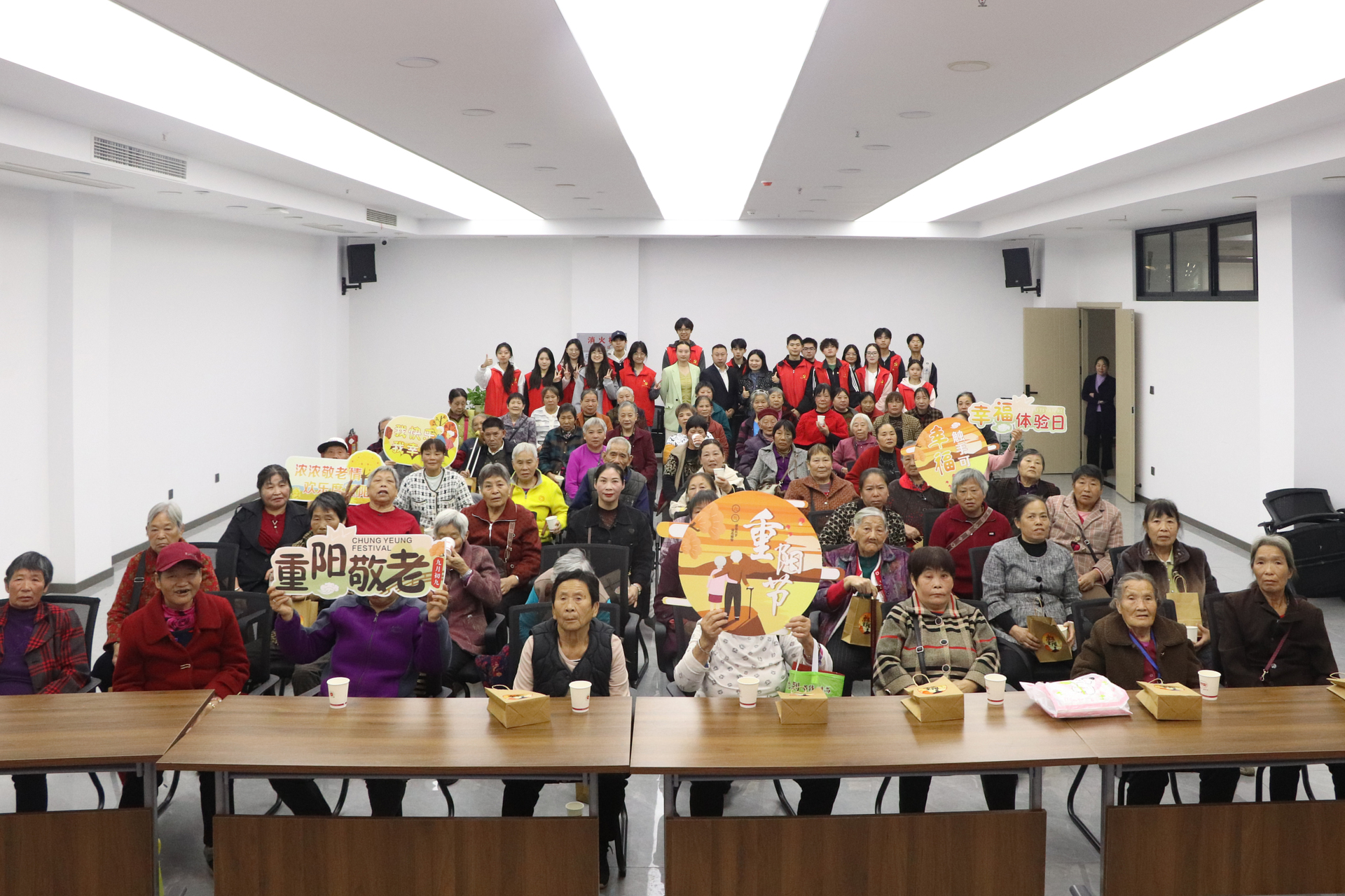 图片4 合影留恋