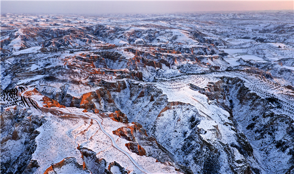 黄土高原塬梁峁川图片图片