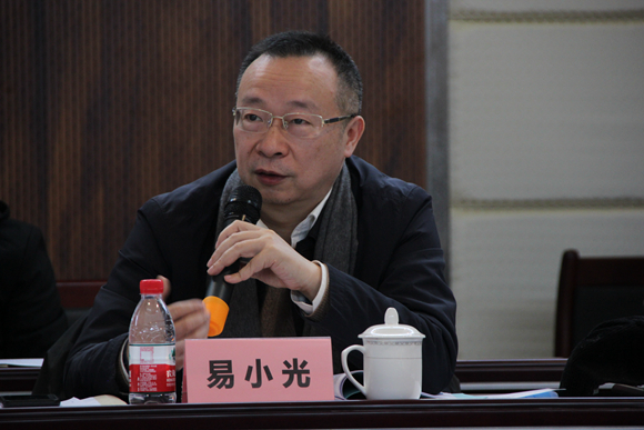 重庆市综合经济研究院院长、研究员易小光