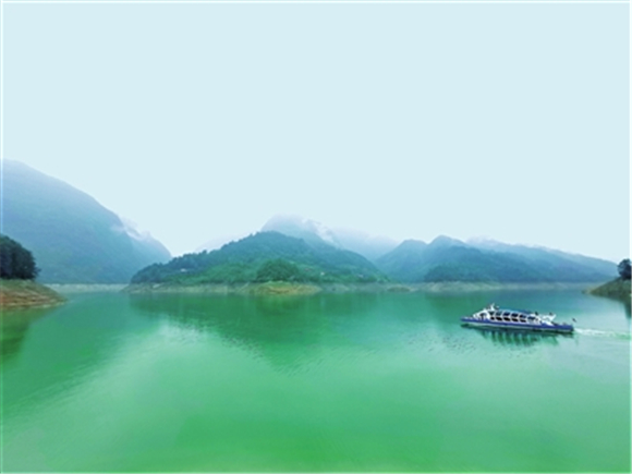 水清岸绿的芙蓉湖。通讯员 陈娜霖 摄
