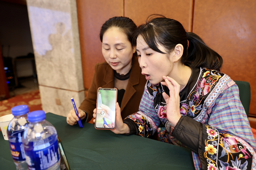 收集营销是受训者们体贴的内容。重庆市人力社保局 供图 华龙网-新重庆客户端 收