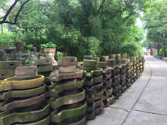 万松里石磨长廊 万松里石磨长廊