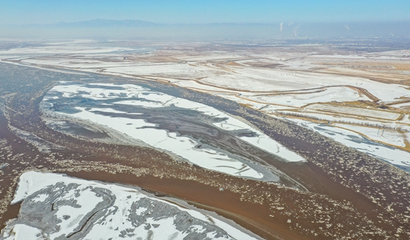 内蒙古鄂尔多斯市达拉特旗拍摄的黄河流凌景观。 (3)