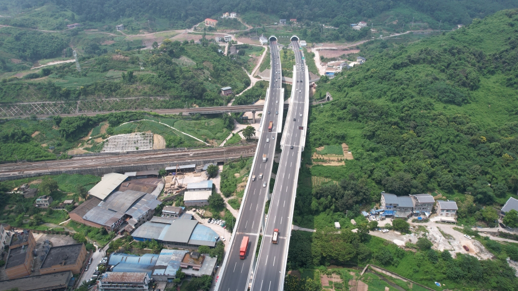 重庆市快速路一横线歇马至蔡家段工程 市住房城乡建委供图 华龙网-新重庆客户端 发 WechatIMG116