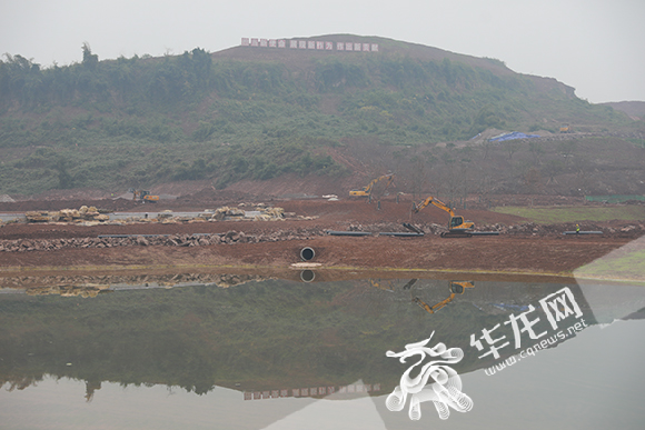 建设中的凤栖湖。华龙网-新重庆客户端 首席记者 李文科 摄