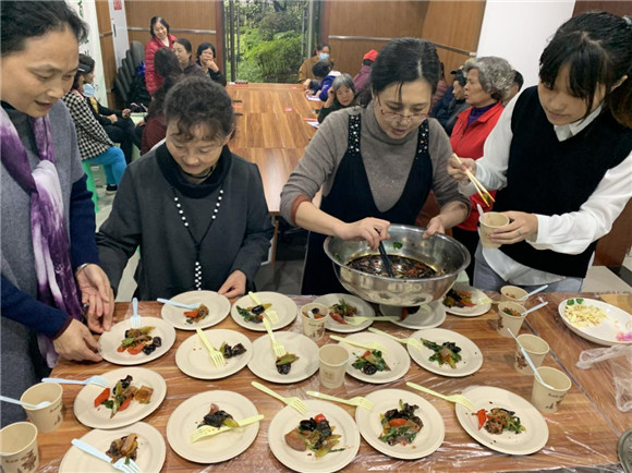 社区膳食营养课堂受群众欢迎。 江北城街道供图 华龙网发
