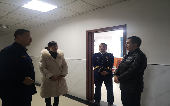 秀山副县长视察物流园消防救援站工作