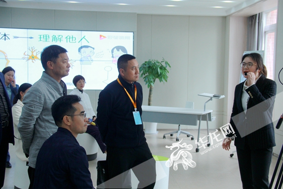 观摩交互视讯系统 罗东 摄