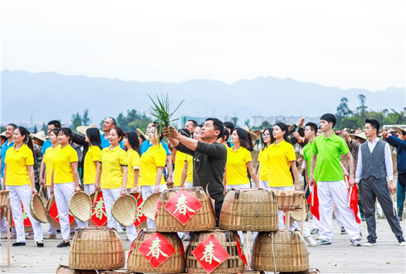 4月20日，首届长江三峡（梁平）耕春节，莳秧仪式。熊伟 摄