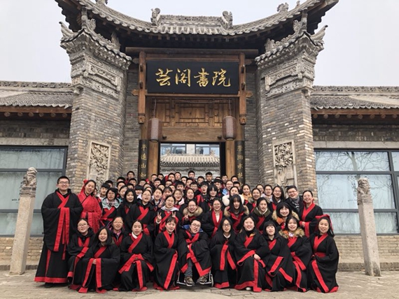 与同学们西安游学的合影 6与同学们西安游学的合影