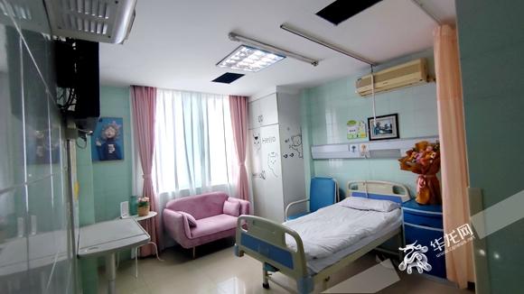 温馨色系的粉红色病房。华龙网-新重庆客户端记者 闫仪 摄