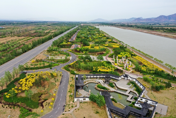 河北省涿鹿县桑干河滨河公园。