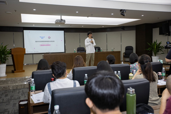 培训现场。通信员 杨泽胜 摄
