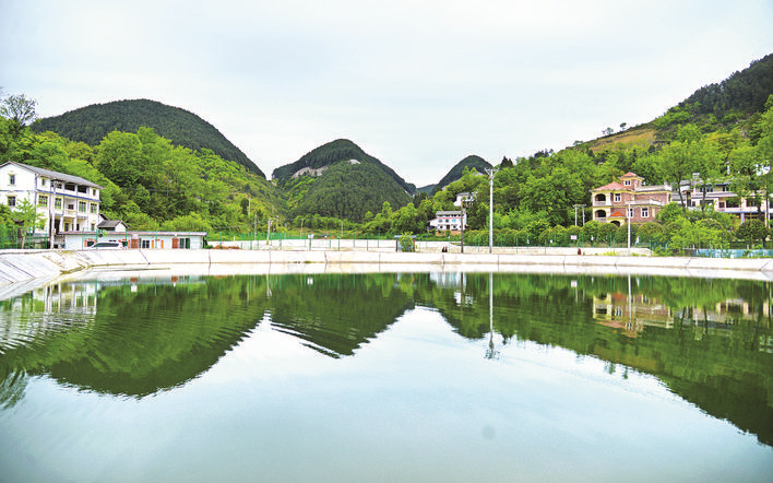 孙家镇大湾院子,绿水青山,环境宜人。通讯员 冉孟军 摄 孙家镇大湾院子,绿水青山,环境宜人。通讯员 冉孟军 摄